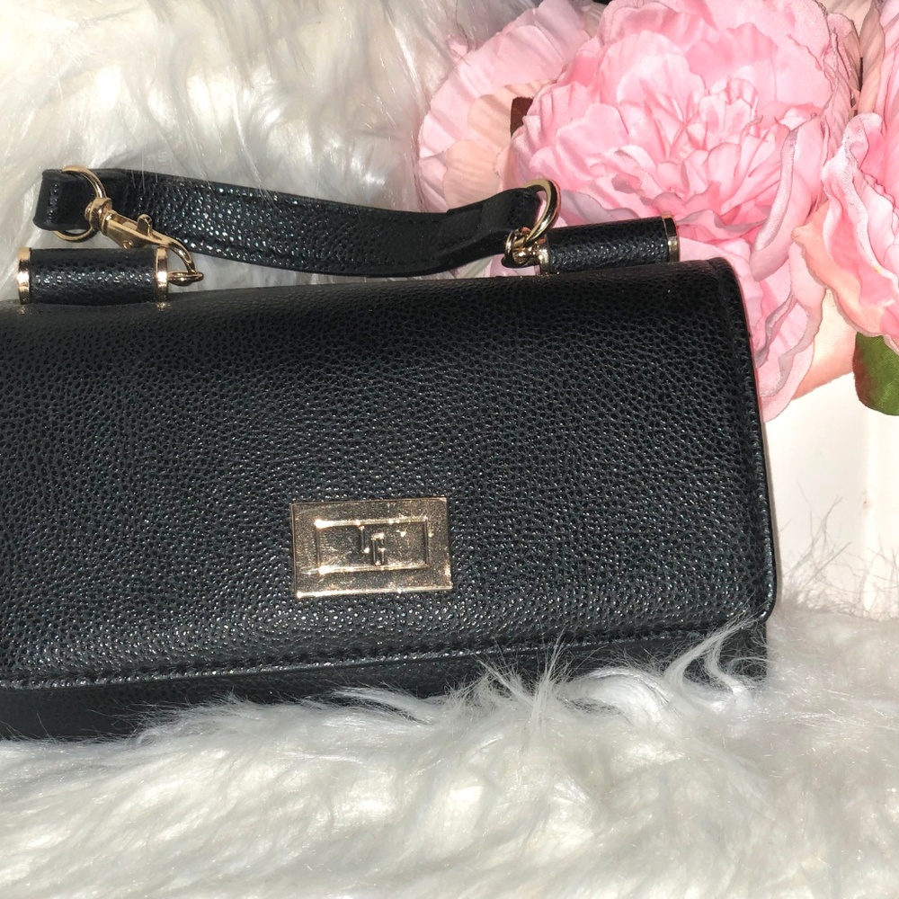 NWOT Black & Gold Chain Link Crossover Mini Purse